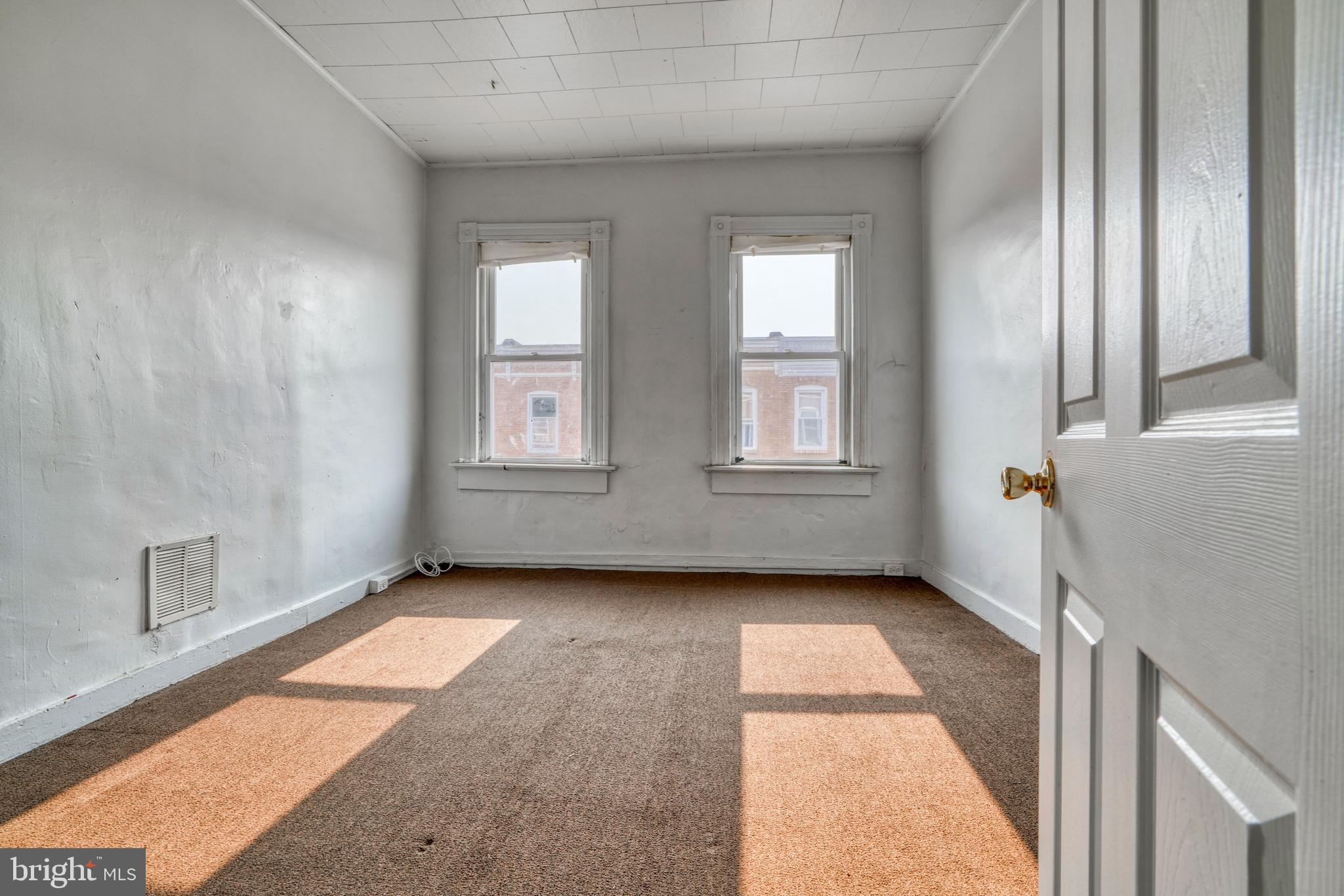 MADISON EASTEND - Residential Lease