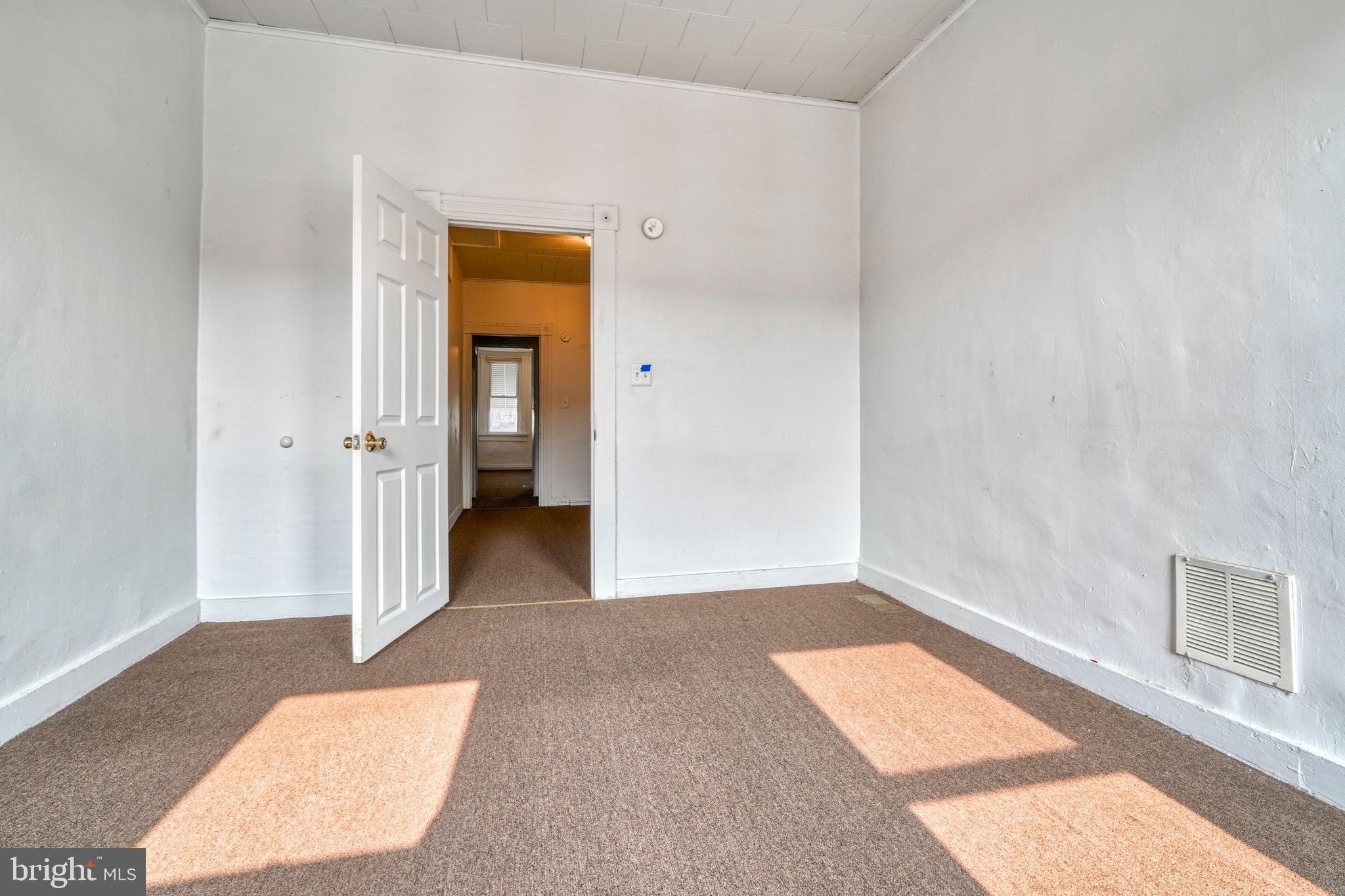 MADISON EASTEND - Residential Lease