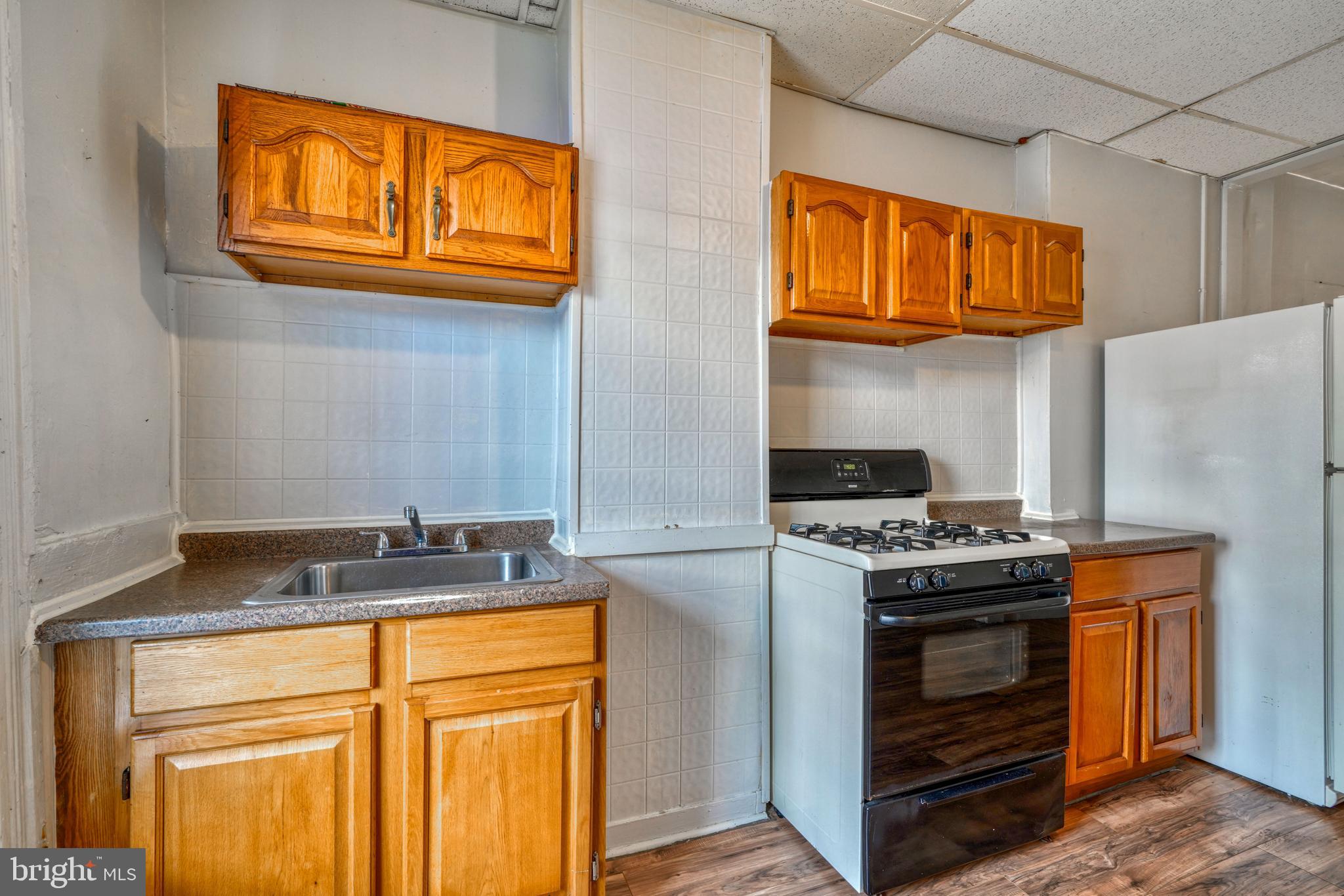 MADISON EASTEND - Residential Lease