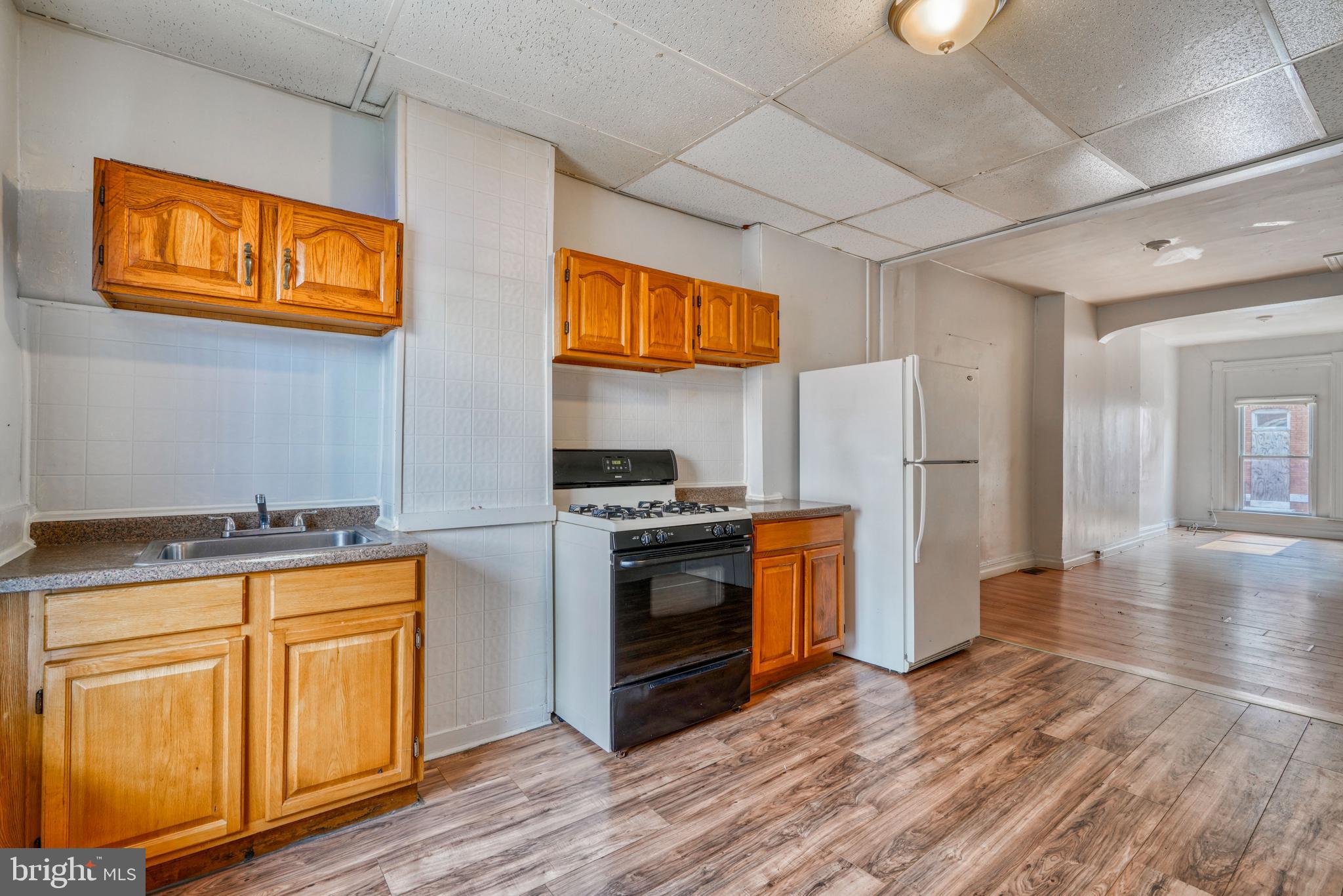 MADISON EASTEND - Residential Lease