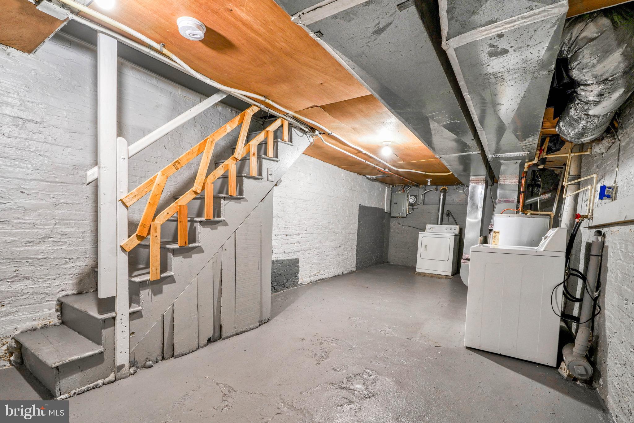 MADISON EASTEND - Residential Lease