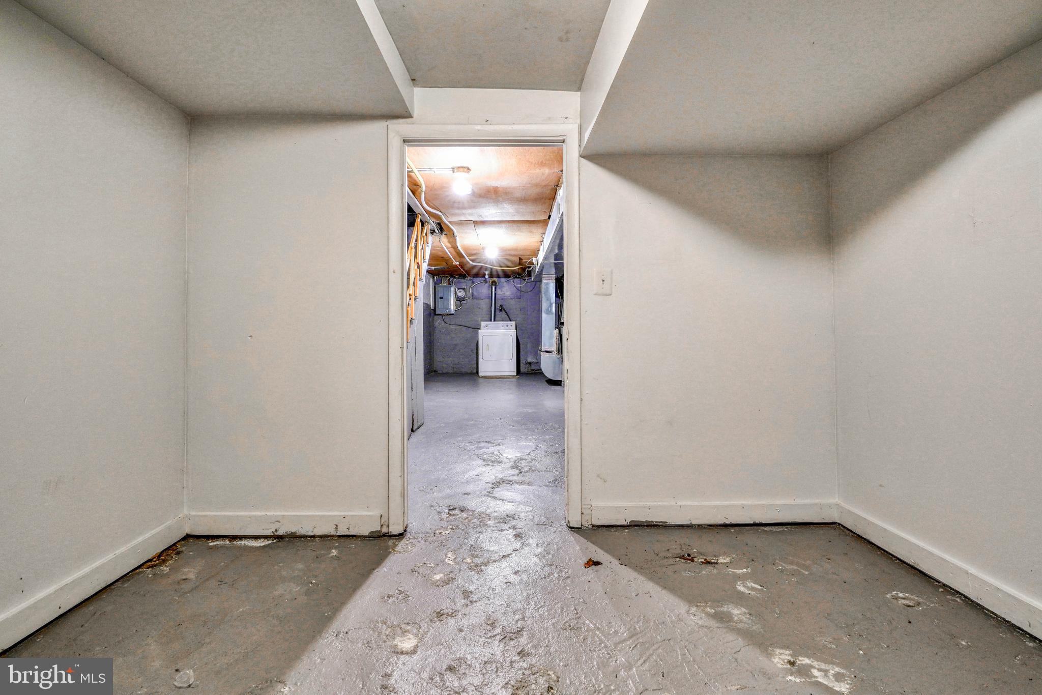 MADISON EASTEND - Residential Lease