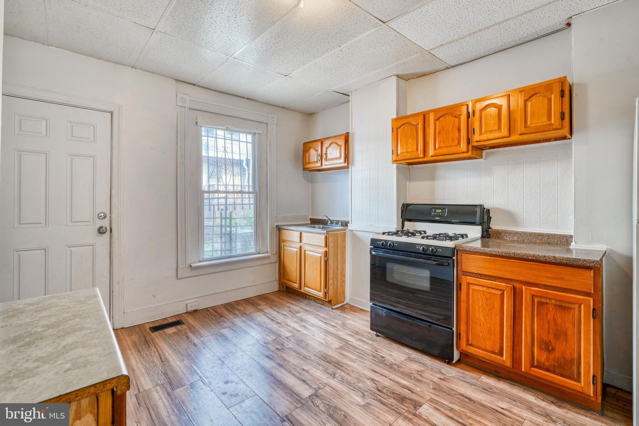 MADISON EASTEND - Residential Lease