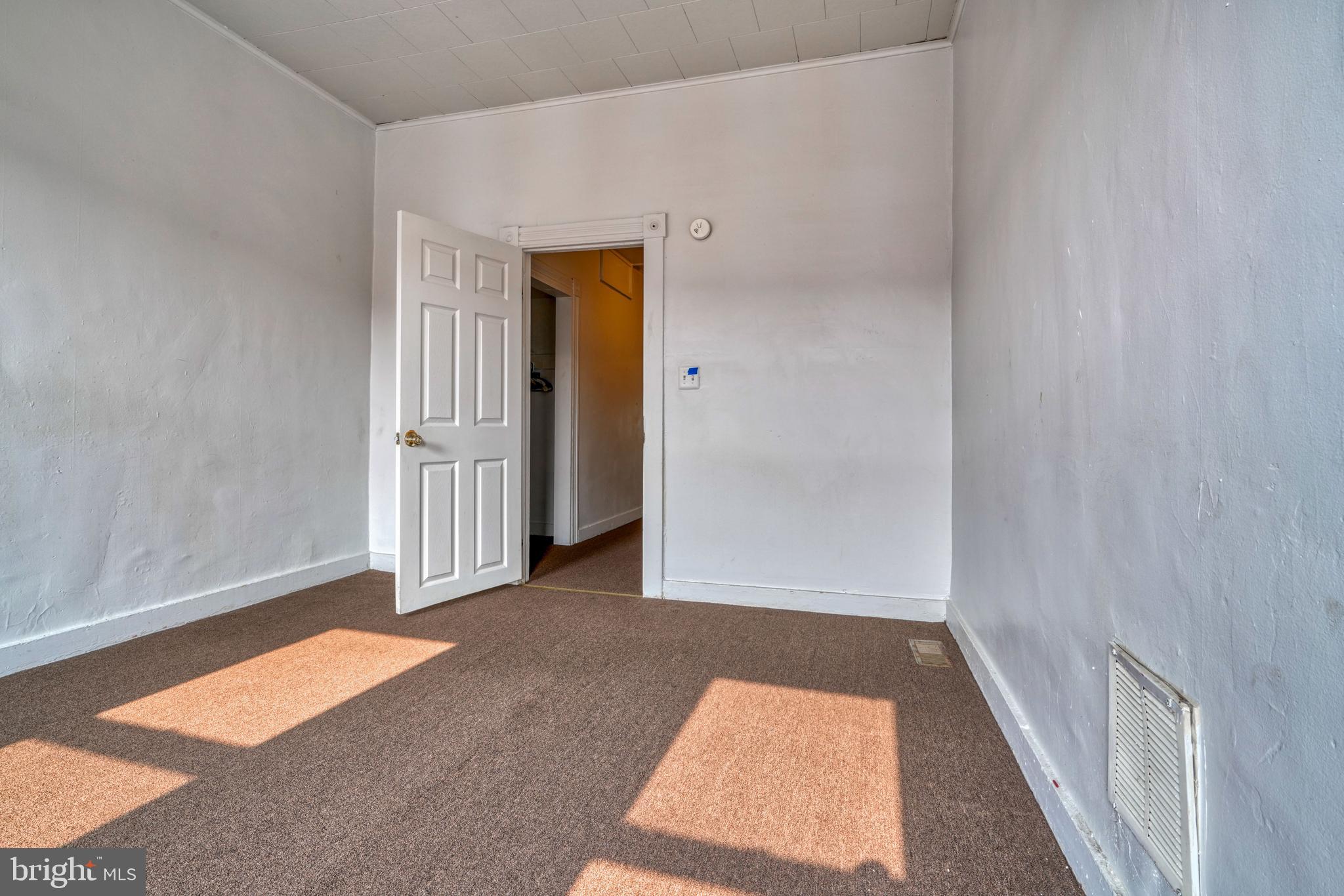 MADISON EASTEND - Residential Lease