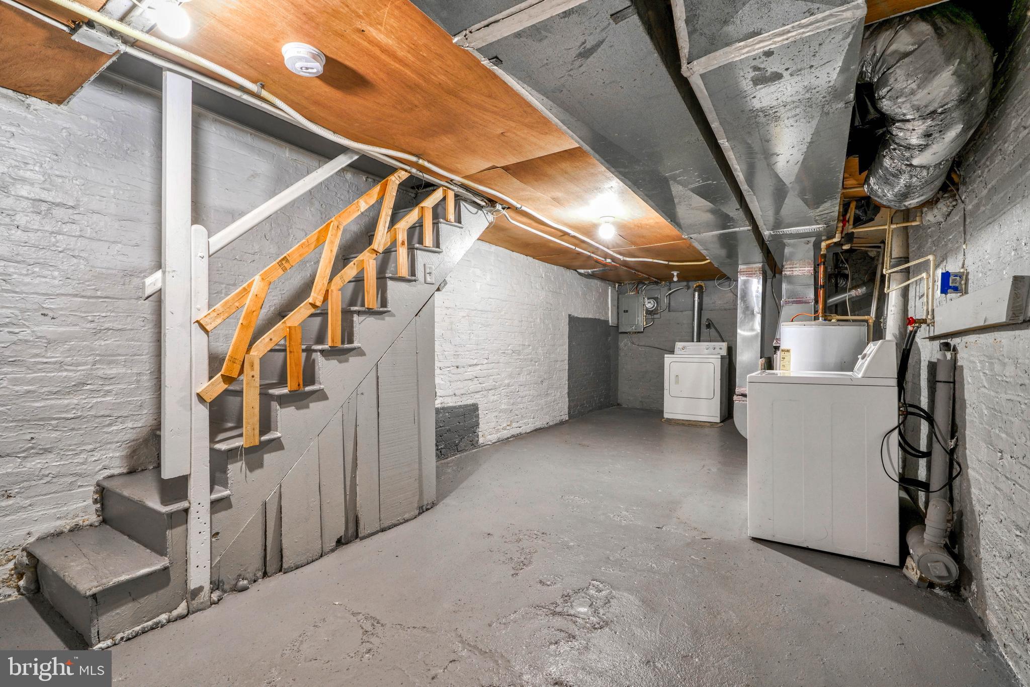 MADISON EASTEND - Residential Lease