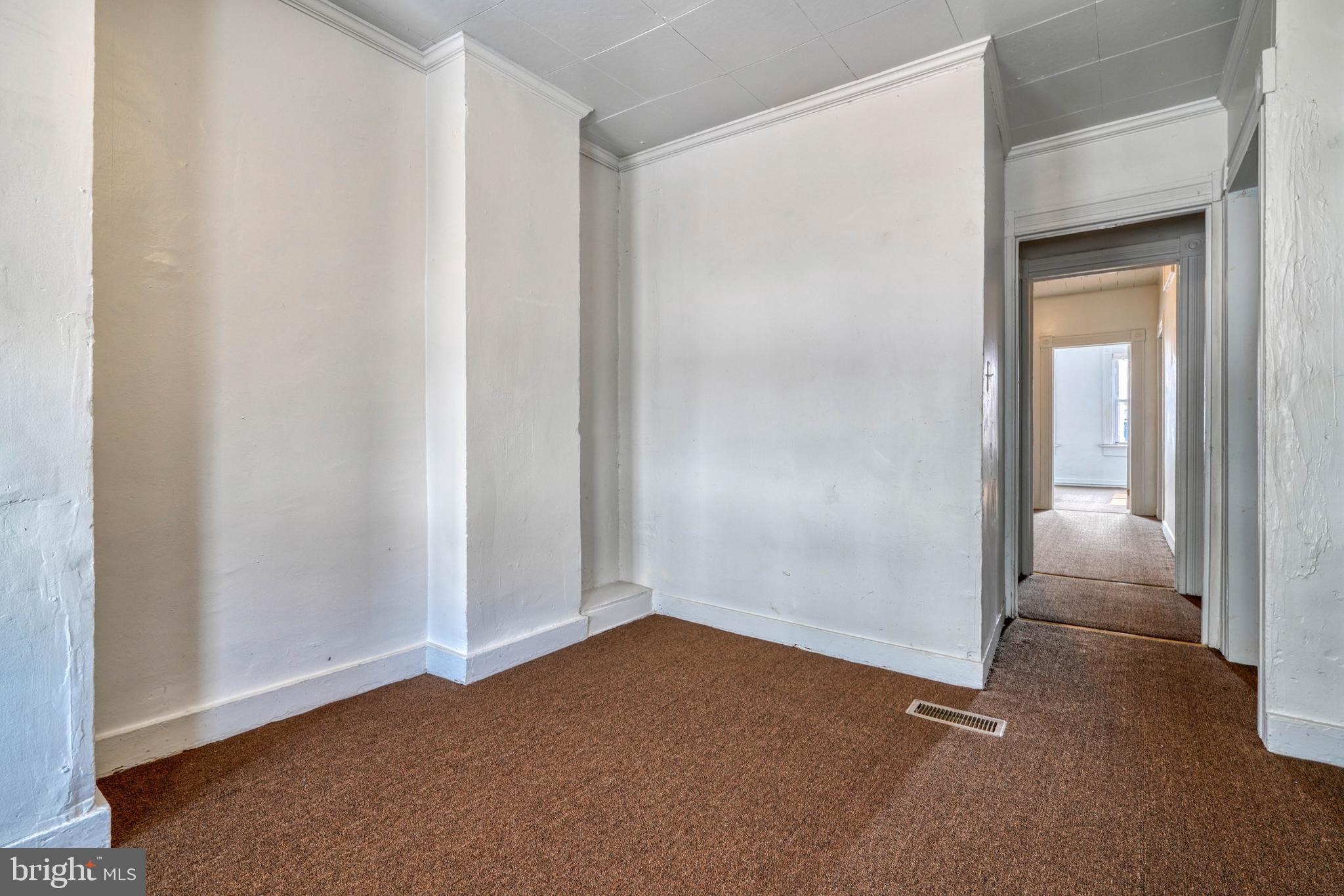 MADISON EASTEND - Residential Lease