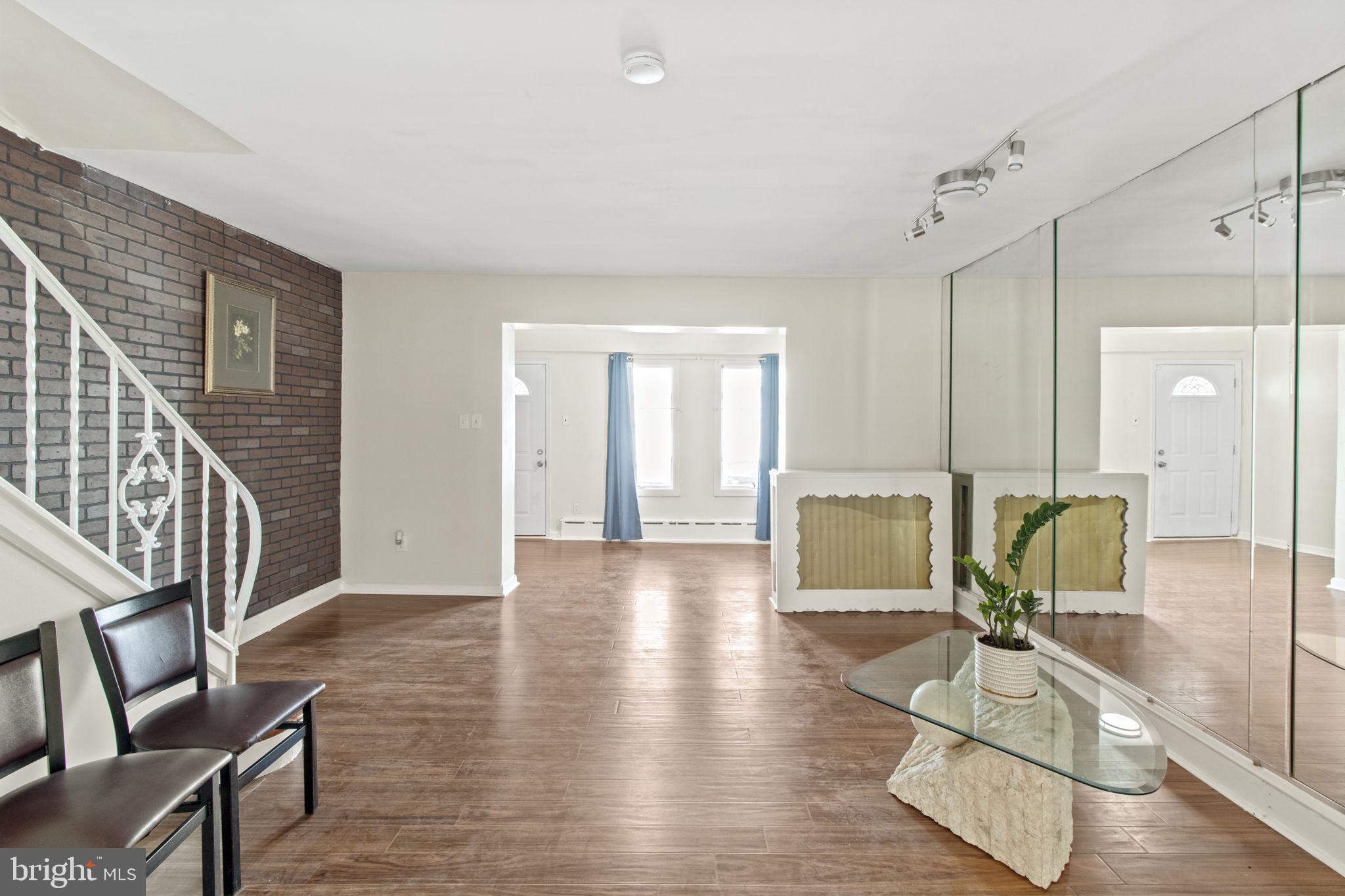 PHILADELPHIA (SOUTHWEST) - Residential