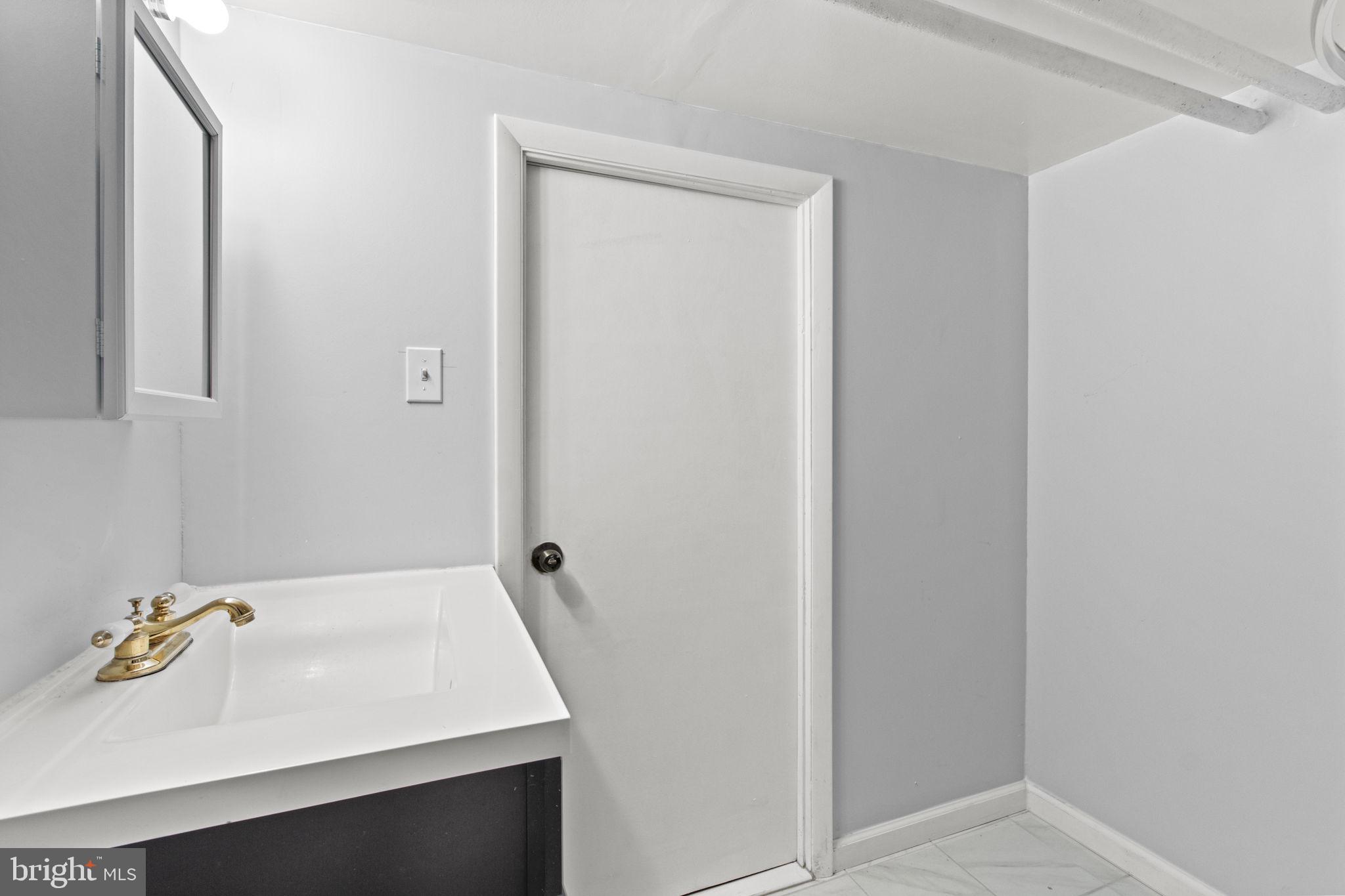 PHILADELPHIA (SOUTHWEST) - Residential