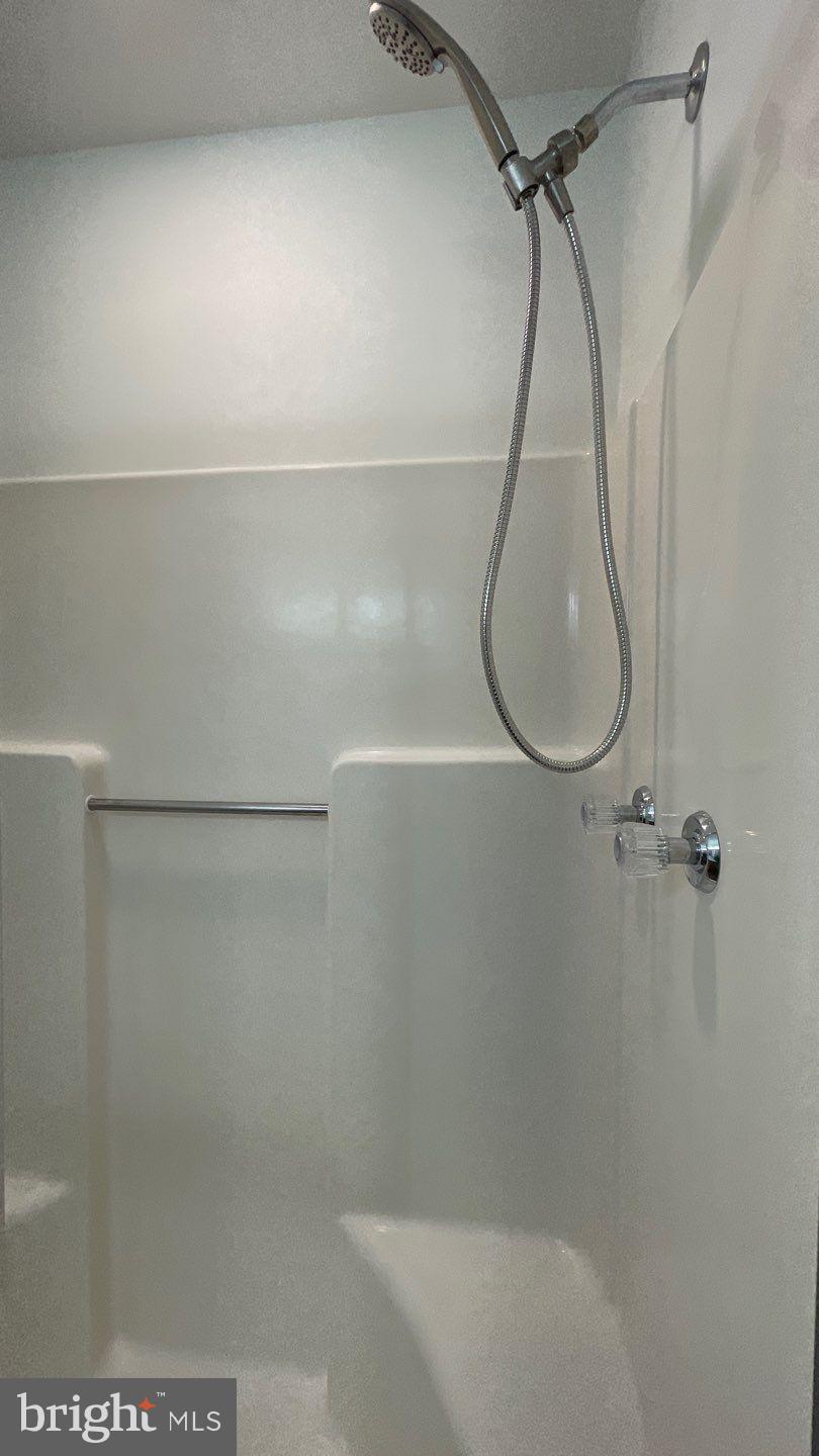 VILLAGE OF HICKORY RIDGE - Residential Lease