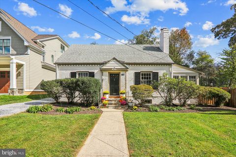 Photo of 8507 Garfield Street, Bethesda, MD 20817 (MLS # MDMC2150678)