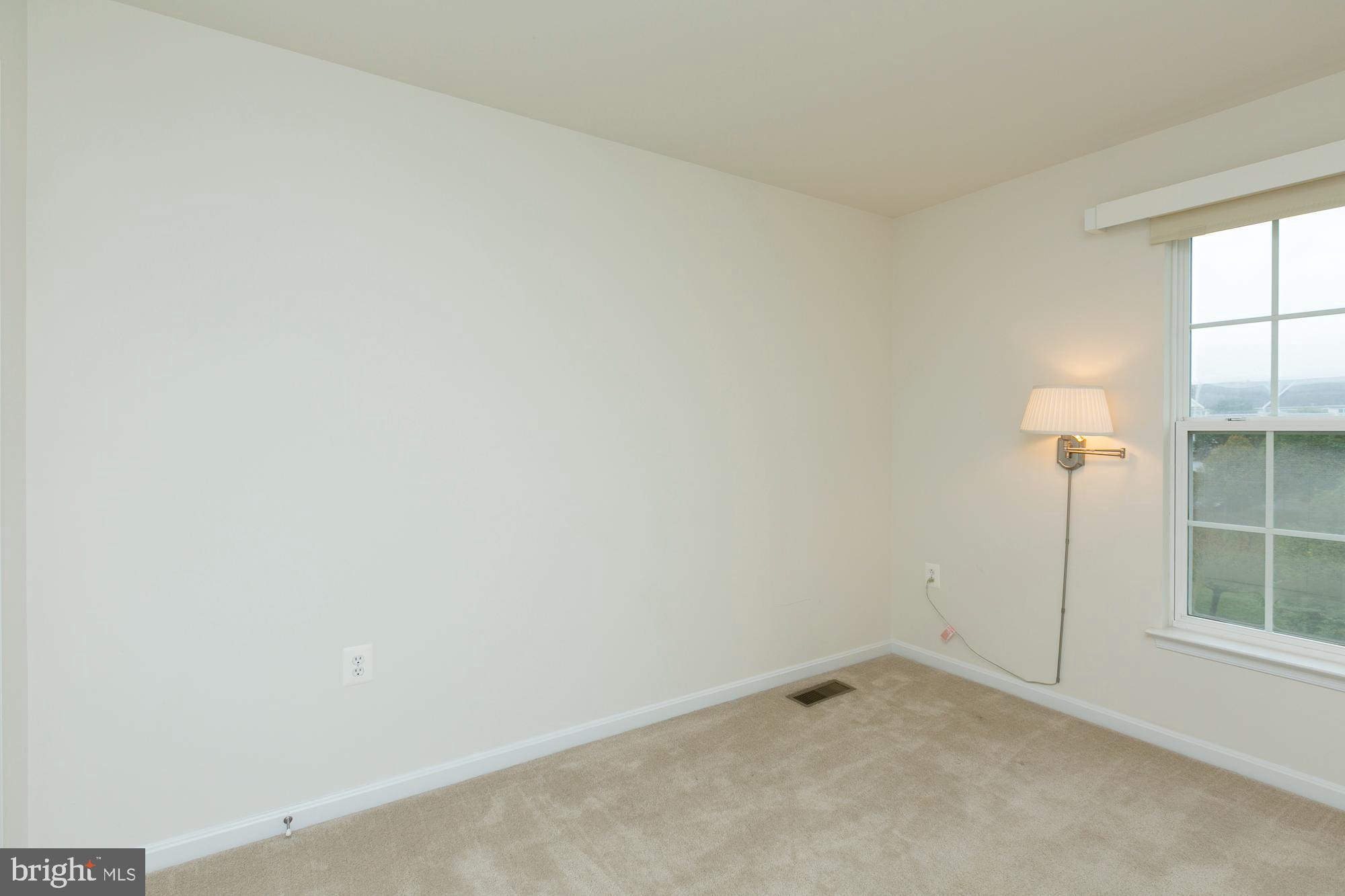 COLONIAL HILLS - Residential