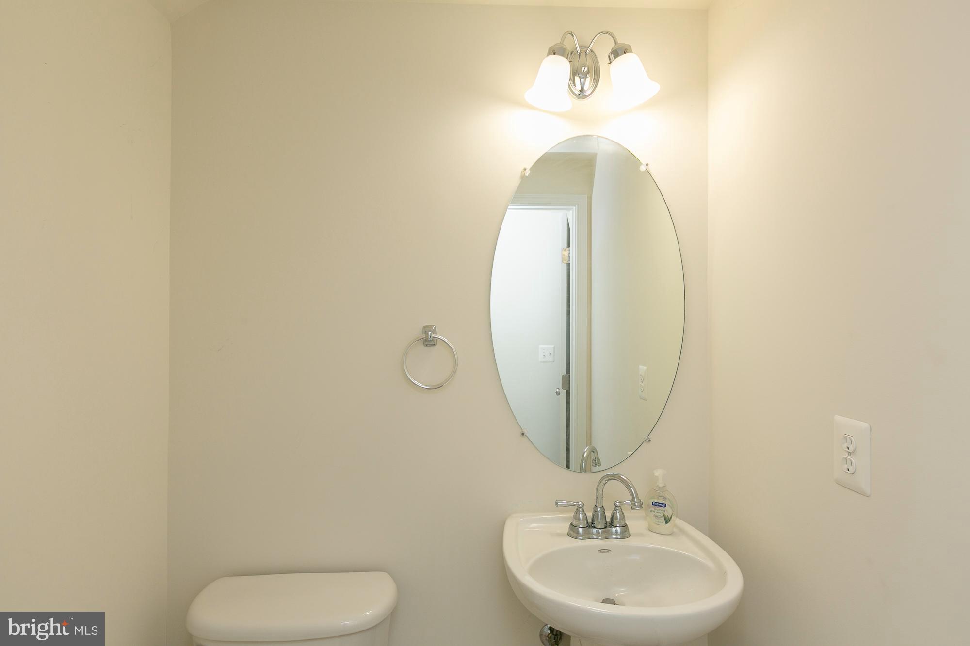 COLONIAL HILLS - Residential