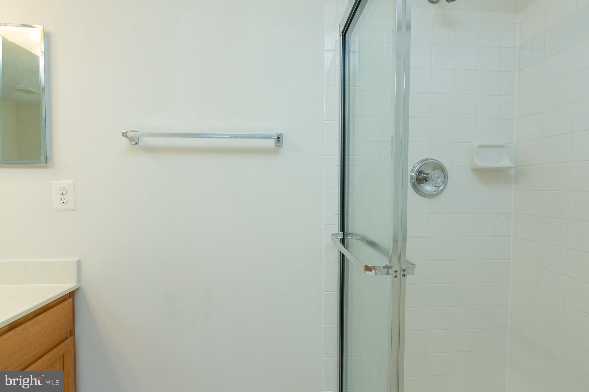 COLONIAL HILLS - Residential