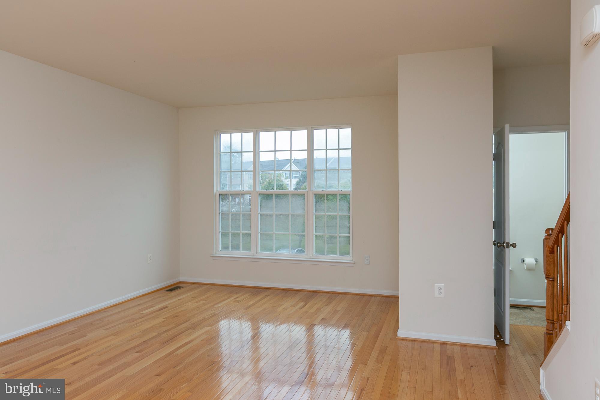 COLONIAL HILLS - Residential