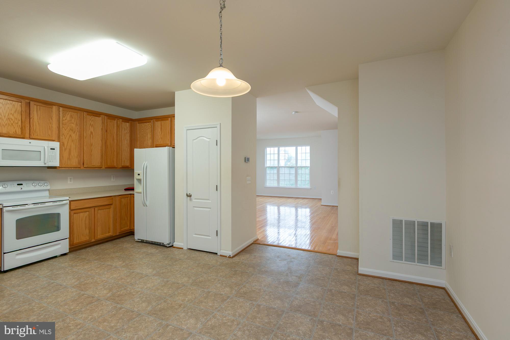 COLONIAL HILLS - Residential