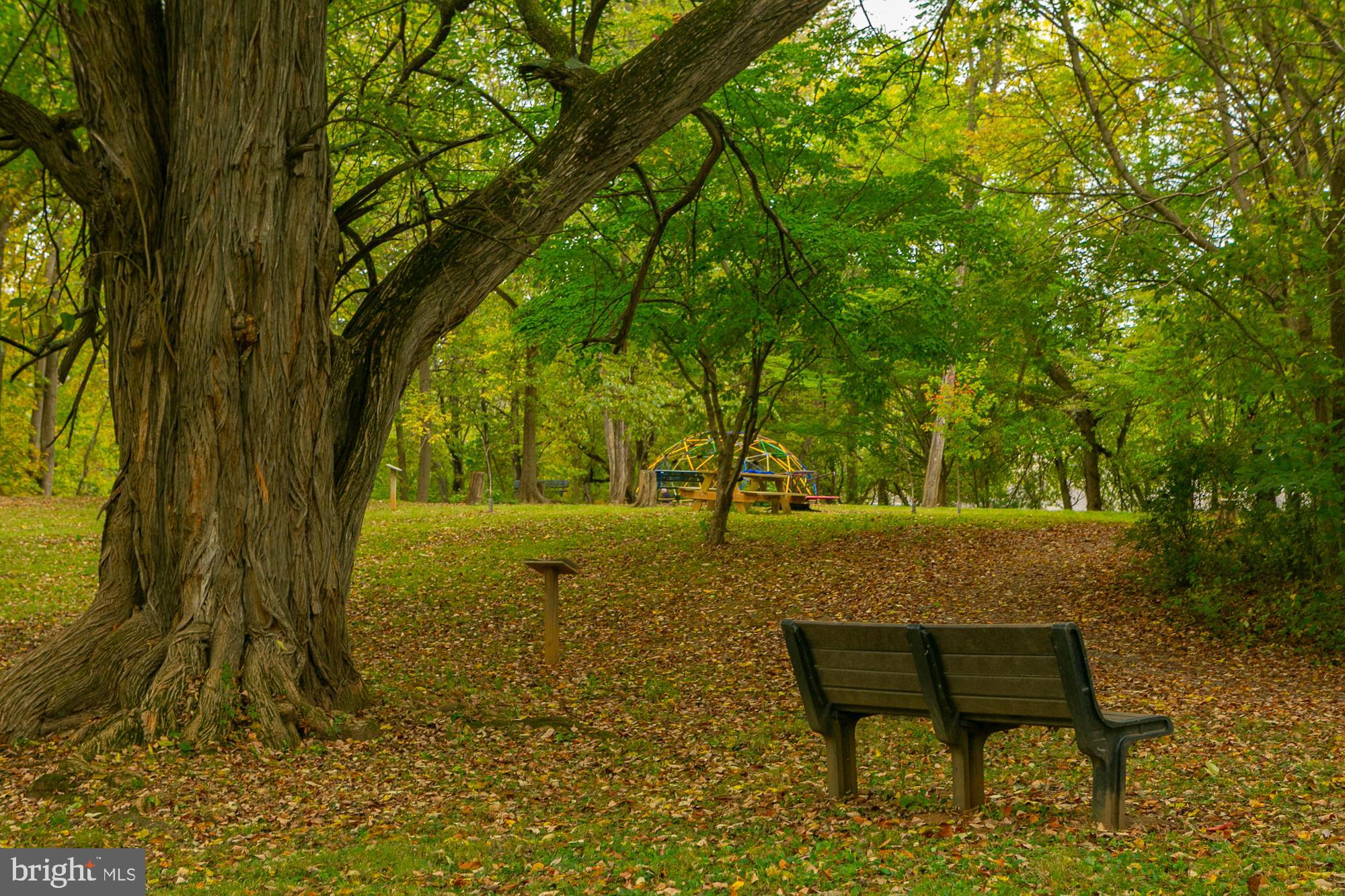 COLONIAL HILLS - Residential