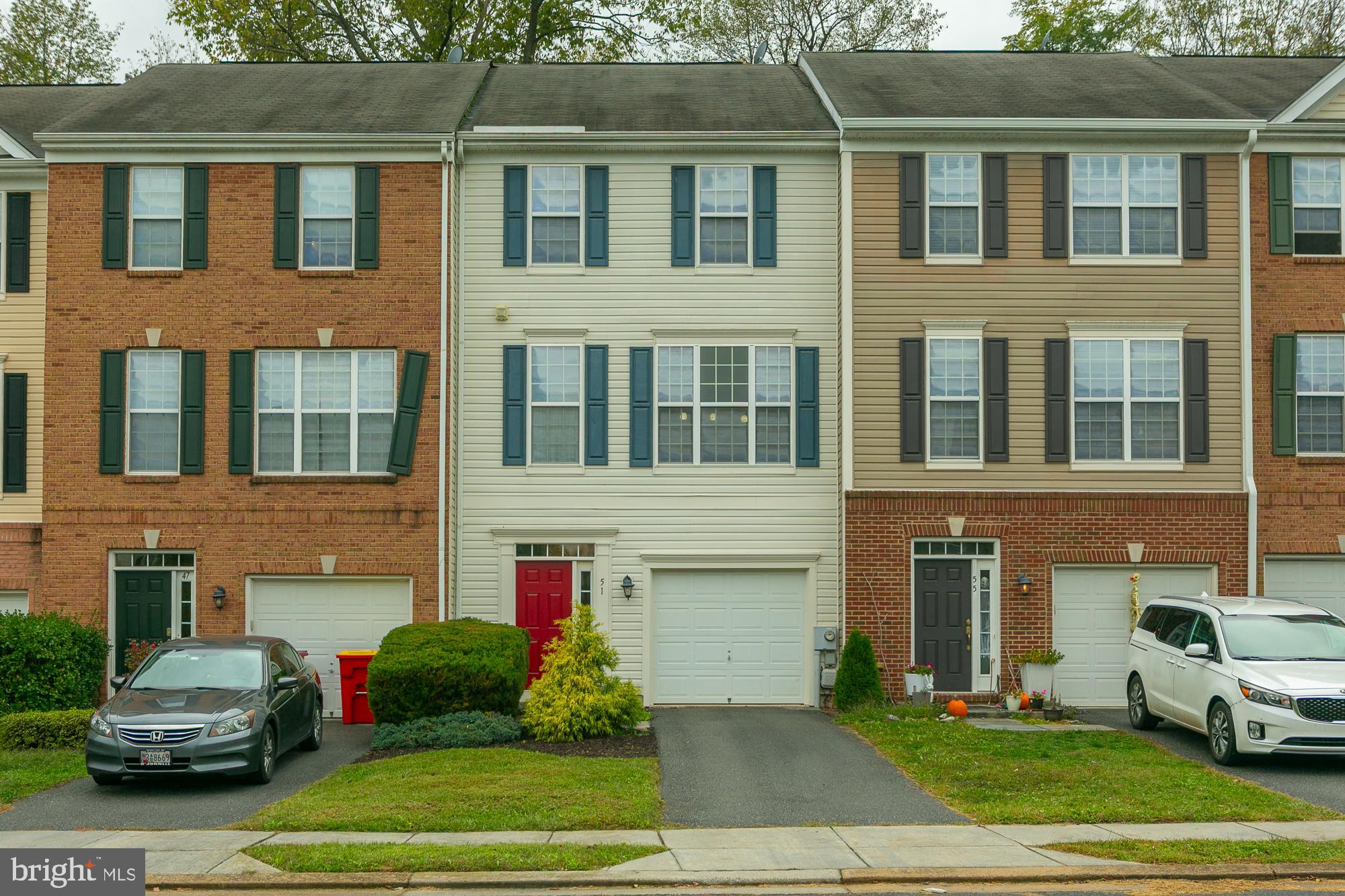 COLONIAL HILLS - Residential