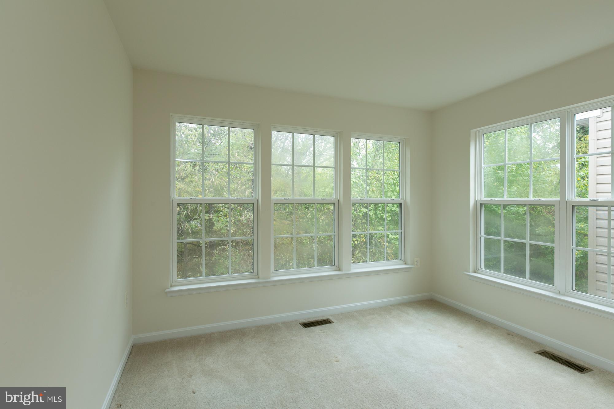 COLONIAL HILLS - Residential