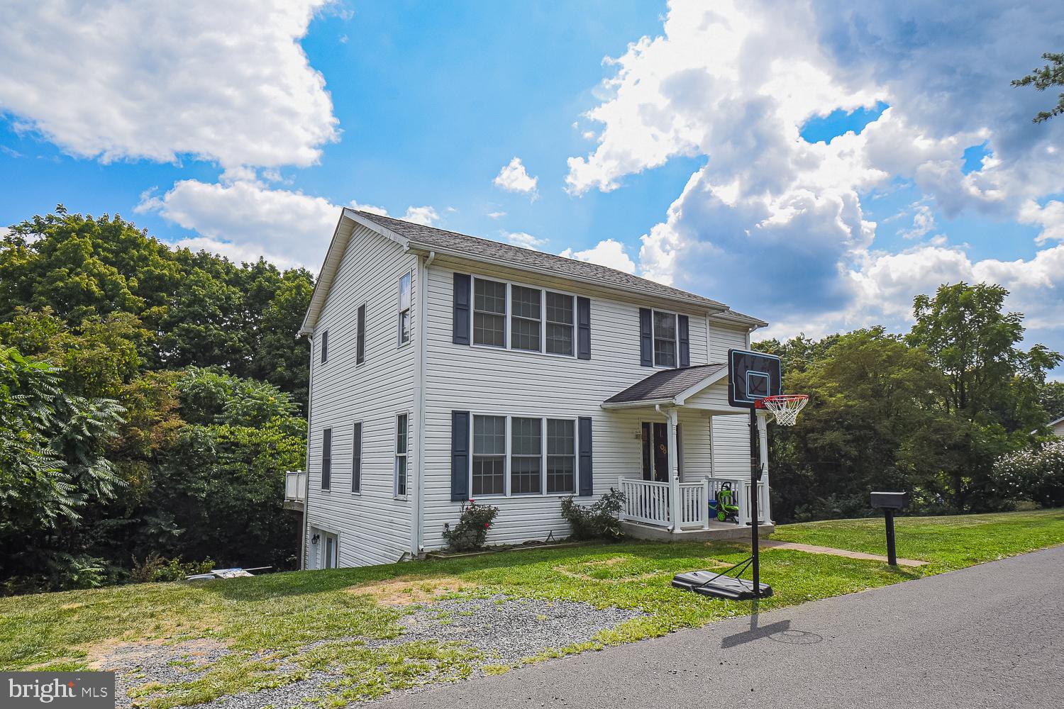 HILLCREST ESTATES - Residential