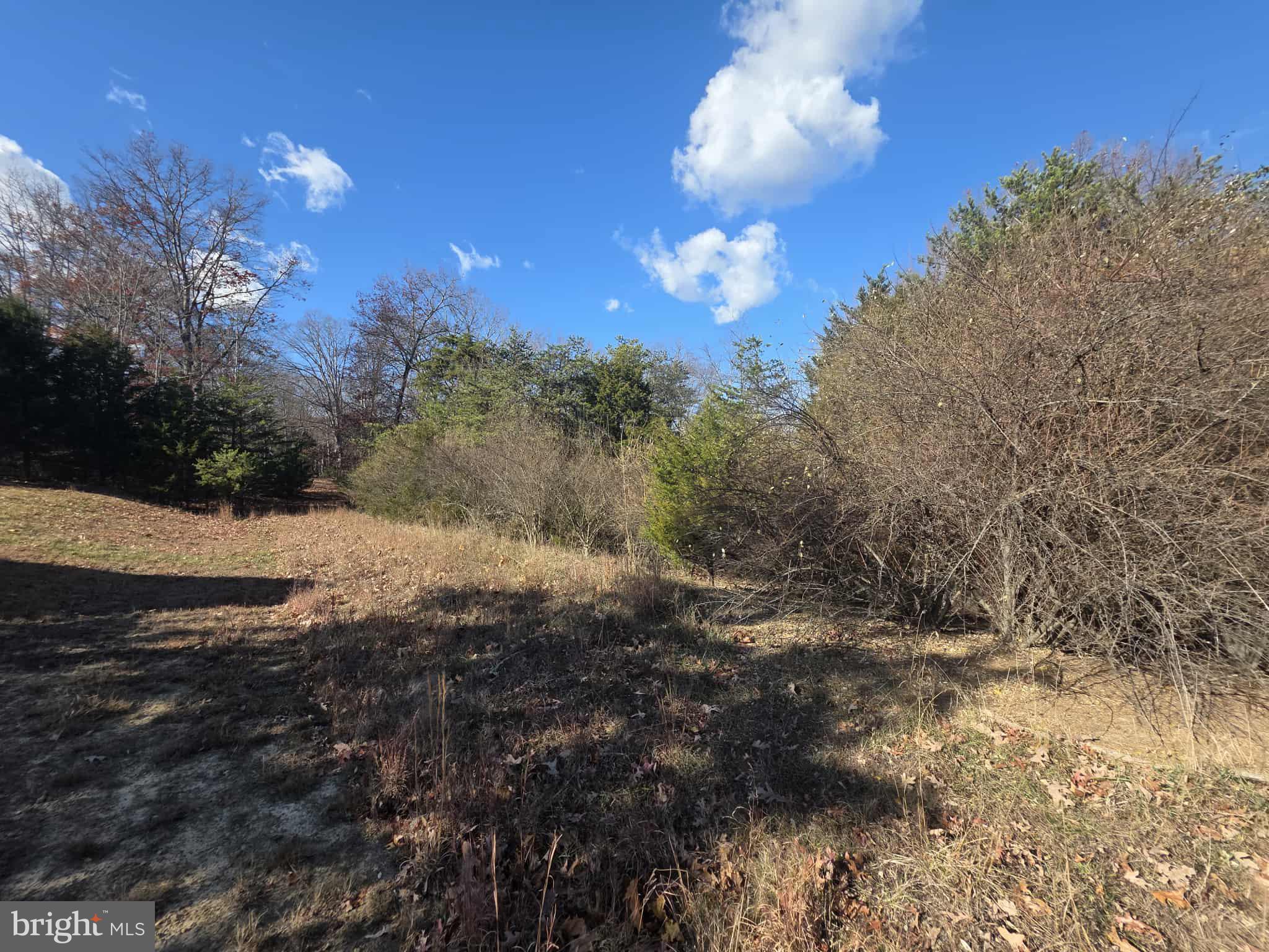 HIGHLAND ESTATES - Land