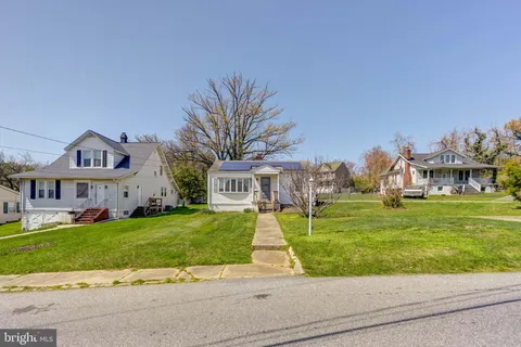 MLS: MDBC2158576
