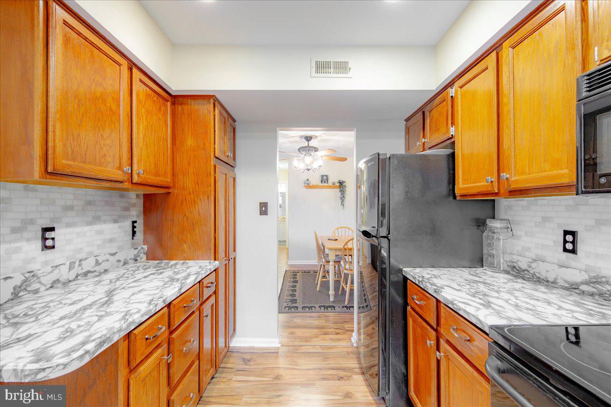 ROLLINGWOOD - Residential