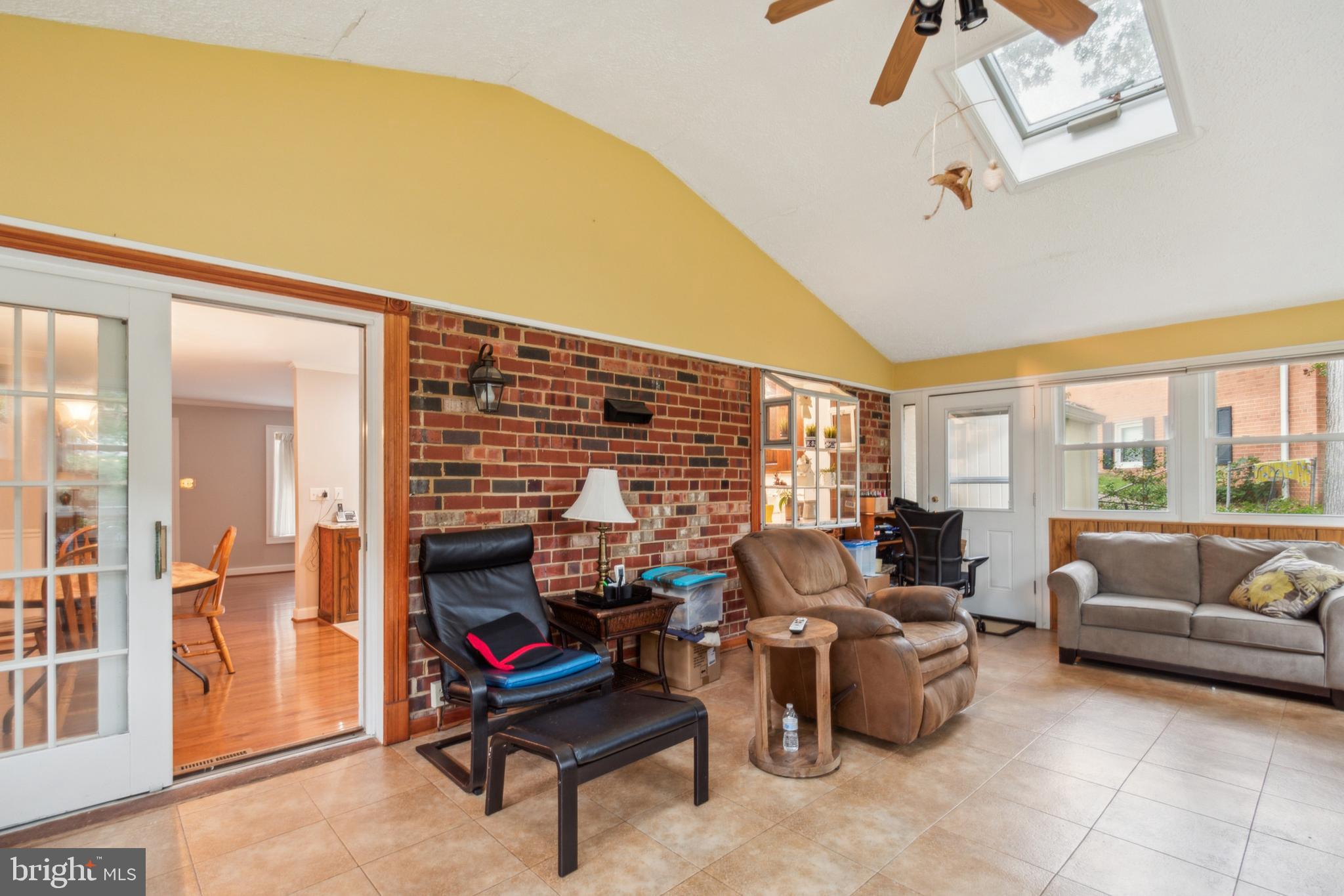 CALVERTON - Residential