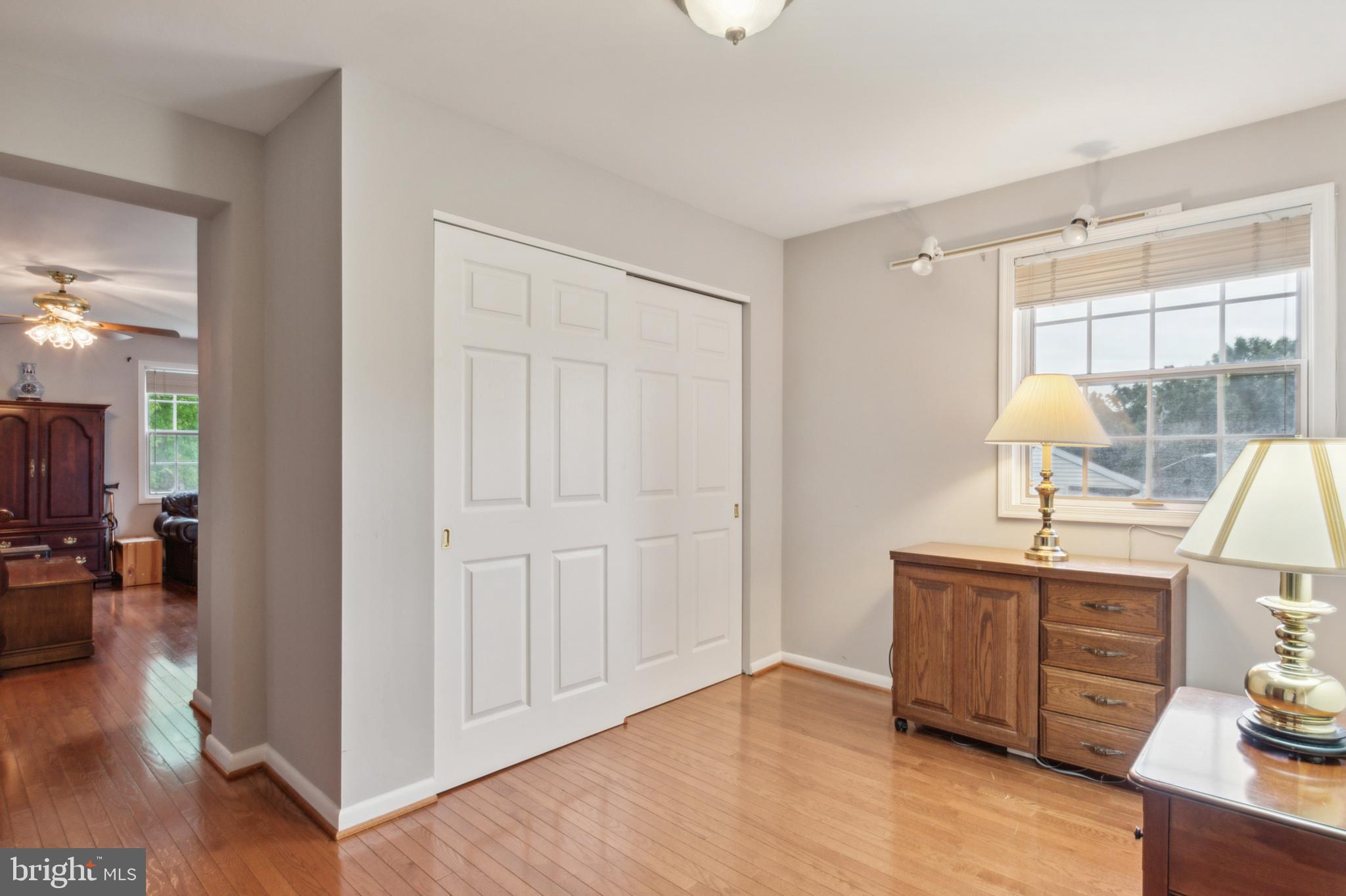 CALVERTON - Residential