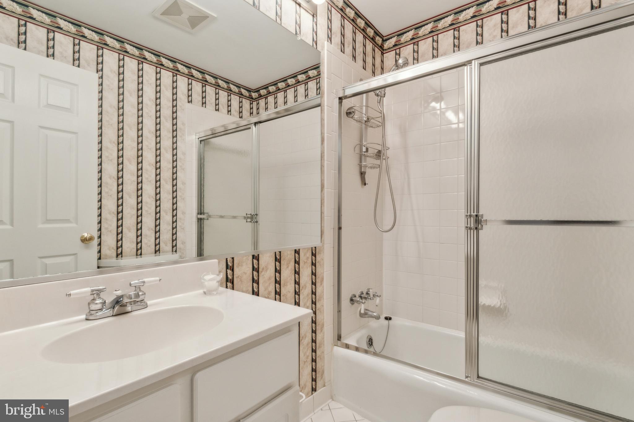 CALVERTON - Residential