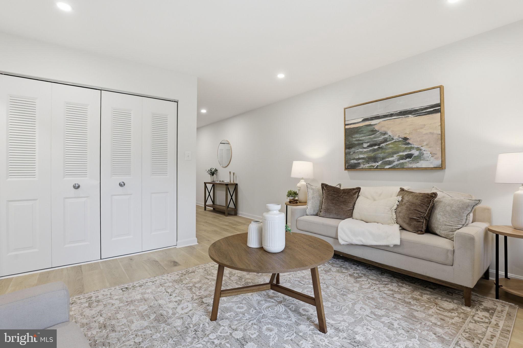 1020 N STAFFORD STREET 202