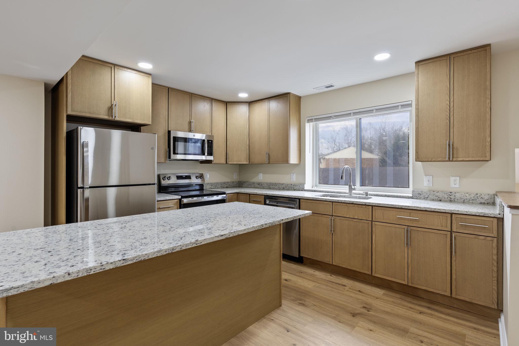 7388 HICKORY LOG CIRCLE