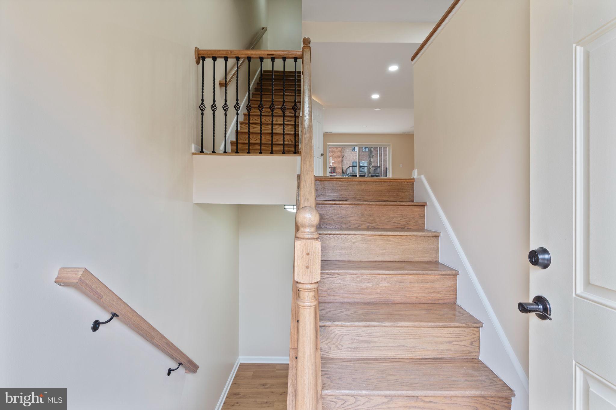 7388 HICKORY LOG CIRCLE