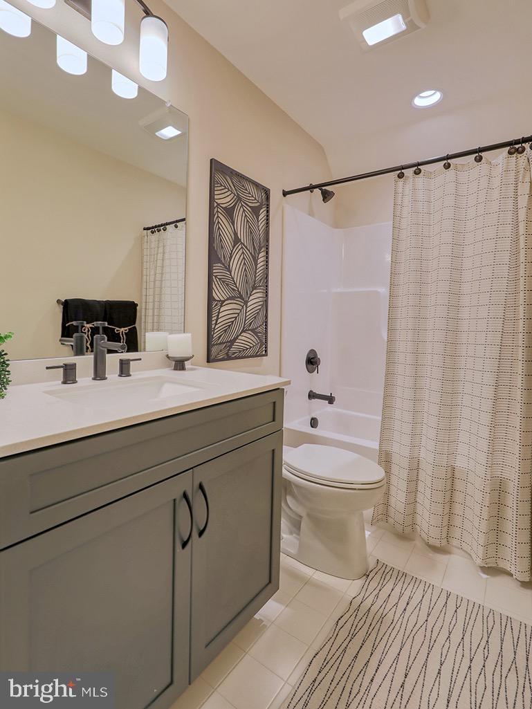 BAY POINTE - Residential