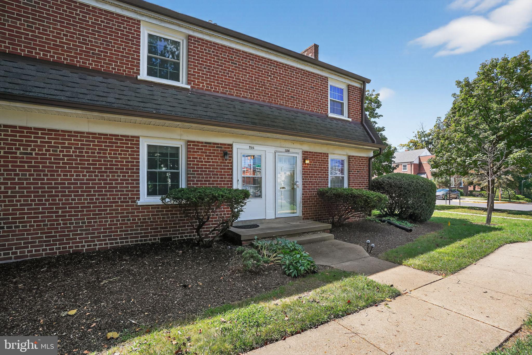 1704 E WEST HIGHWAY 1704