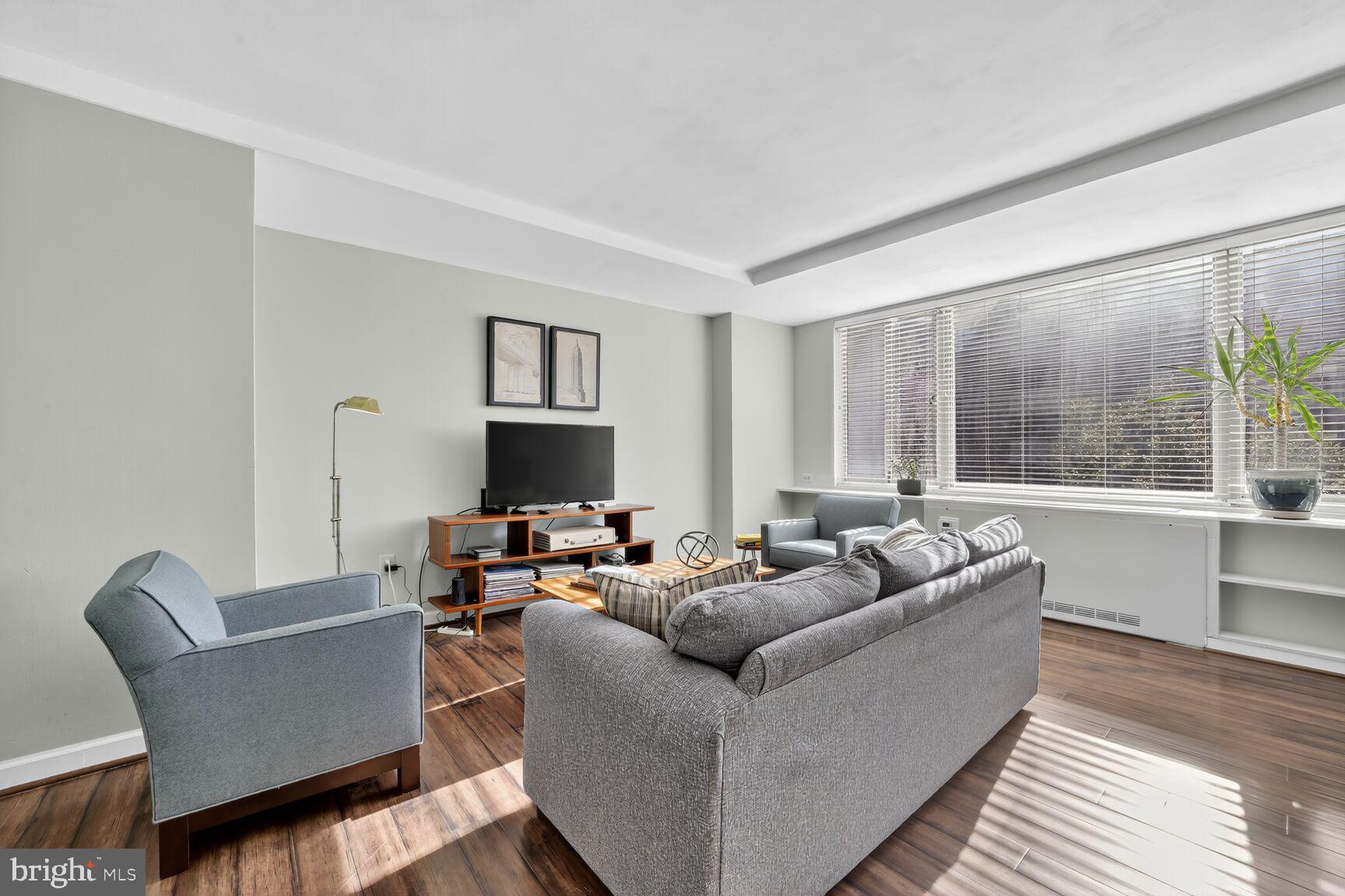 RIVER PLACE WEST - Residential