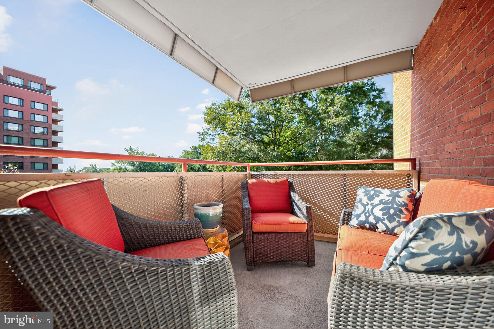 RIVER PLACE WEST - Residential