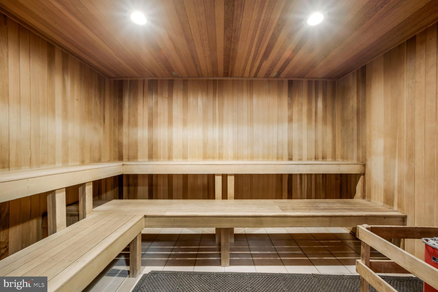 RIVER PLACE WEST - Residential