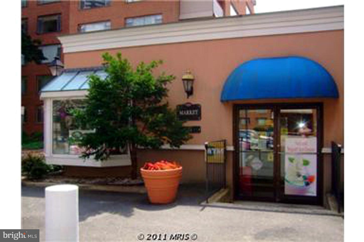 RIVER PLACE WEST - Residential