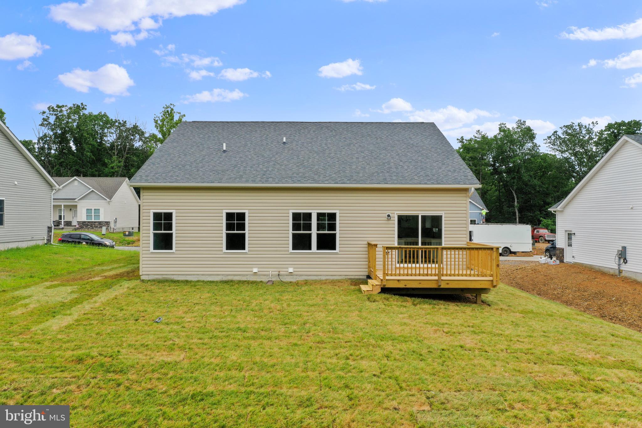 MIDDLE CREEK VISTAS - Residential