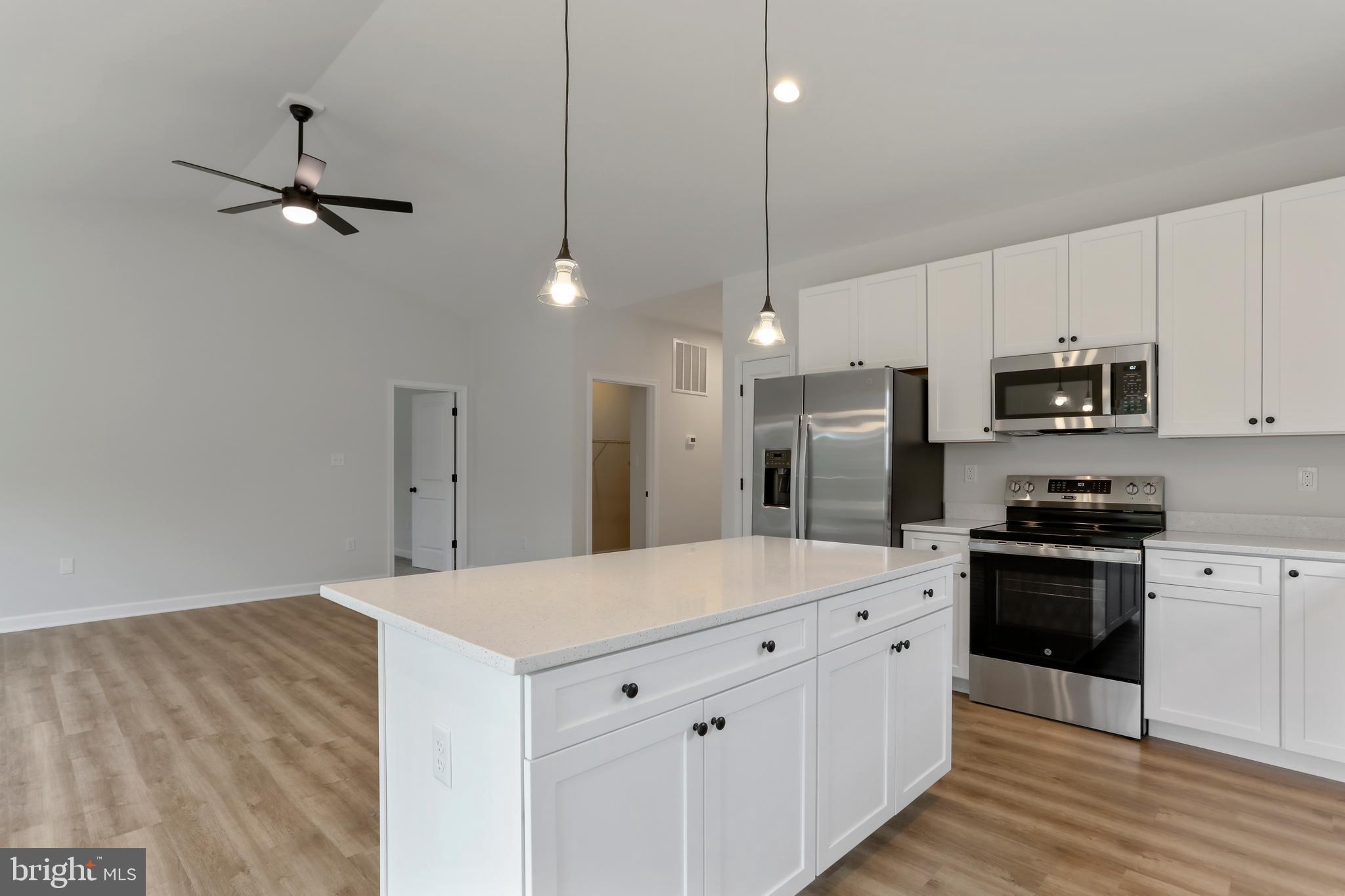 MIDDLE CREEK VISTAS - Residential