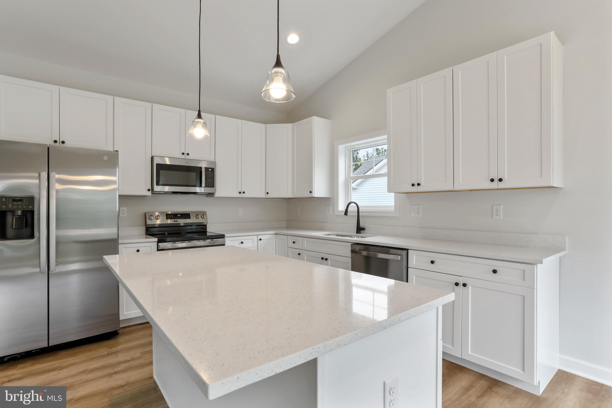 MIDDLE CREEK VISTAS - Residential