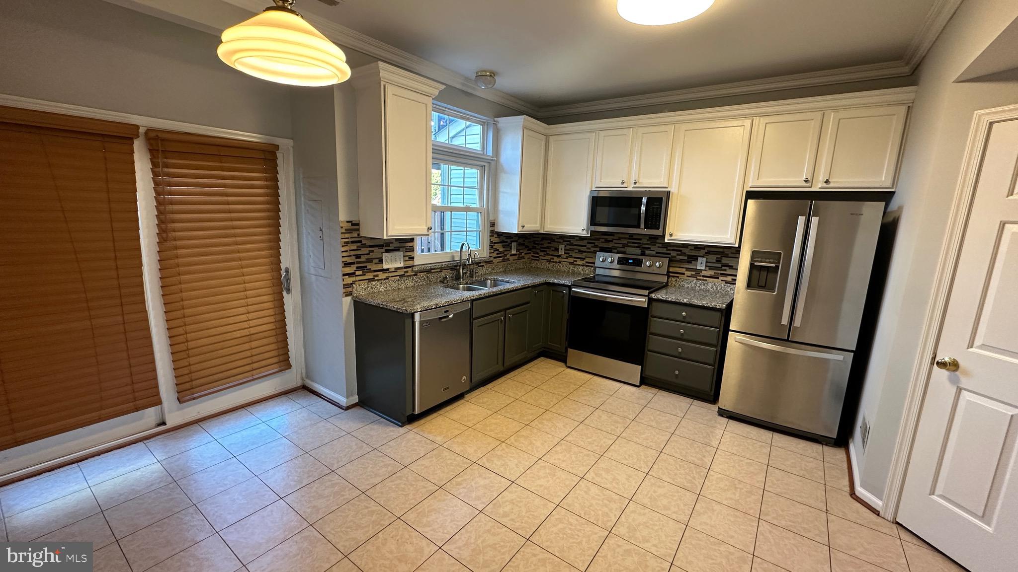 COMPTON VILLAGE - Residential Lease