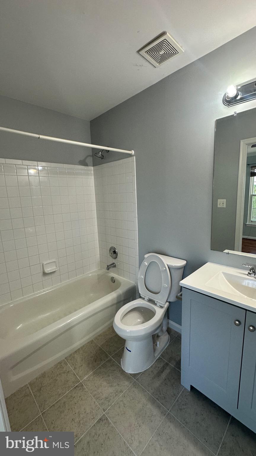 COMPTON VILLAGE - Residential Lease