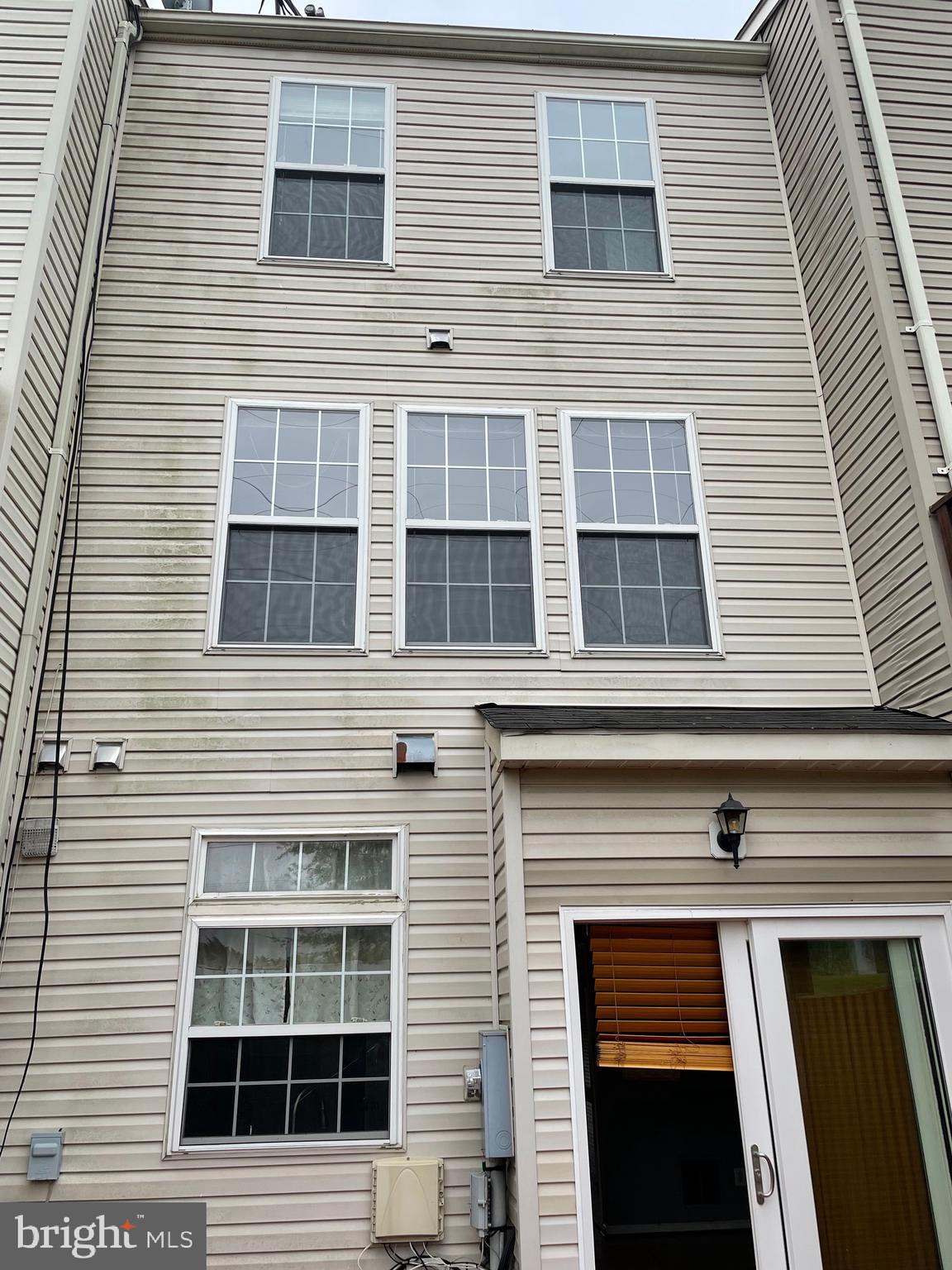 COMPTON VILLAGE - Residential Lease