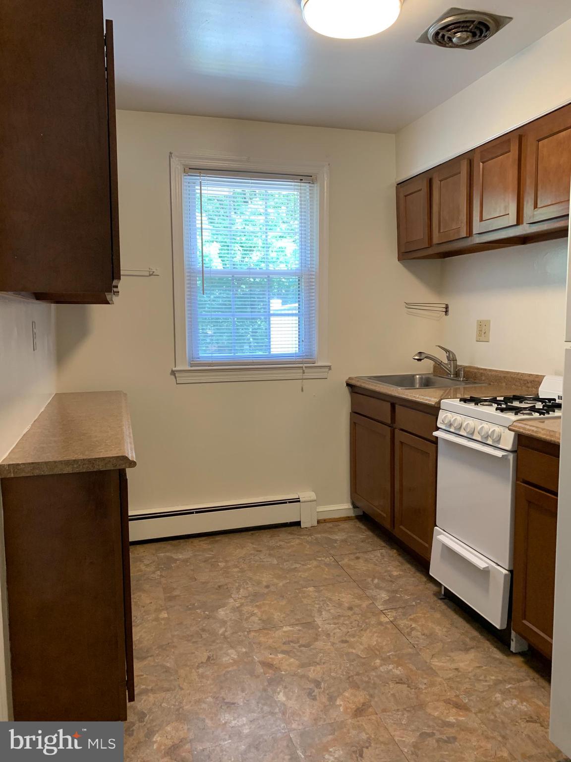 LAUREL PARK - Residential Lease