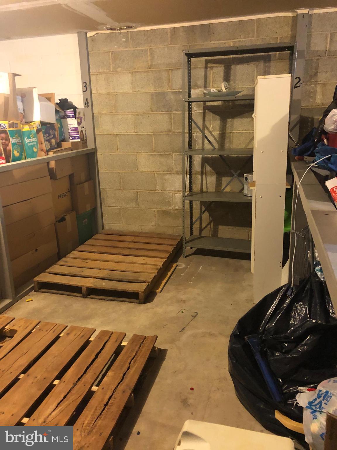 LAUREL PARK - Residential Lease