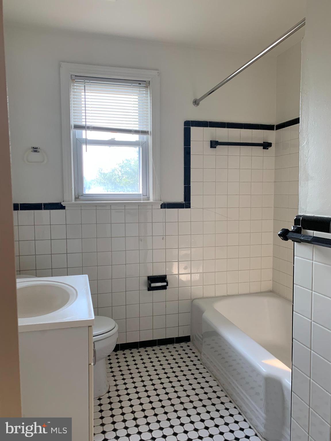 LAUREL PARK - Residential Lease