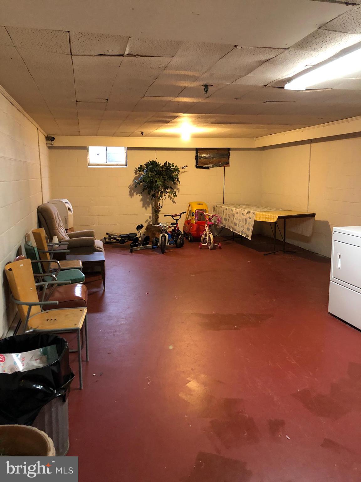 LAUREL PARK - Residential Lease