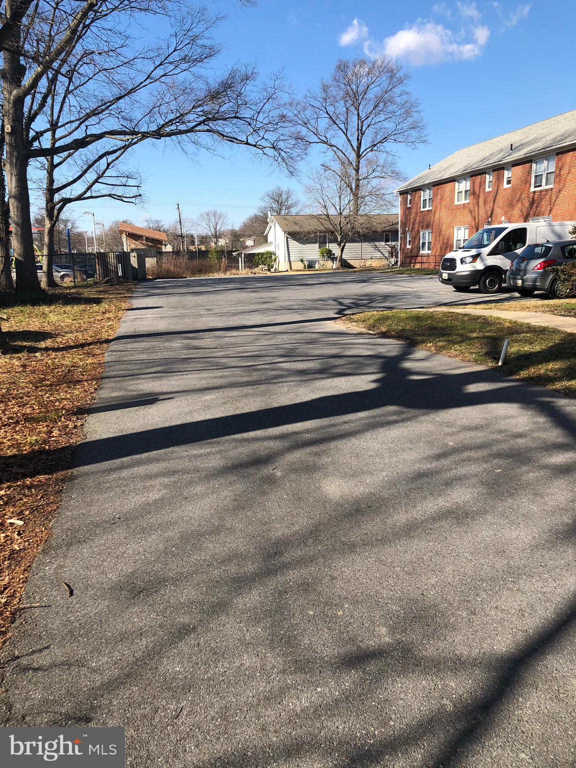 LAUREL PARK - Residential Lease