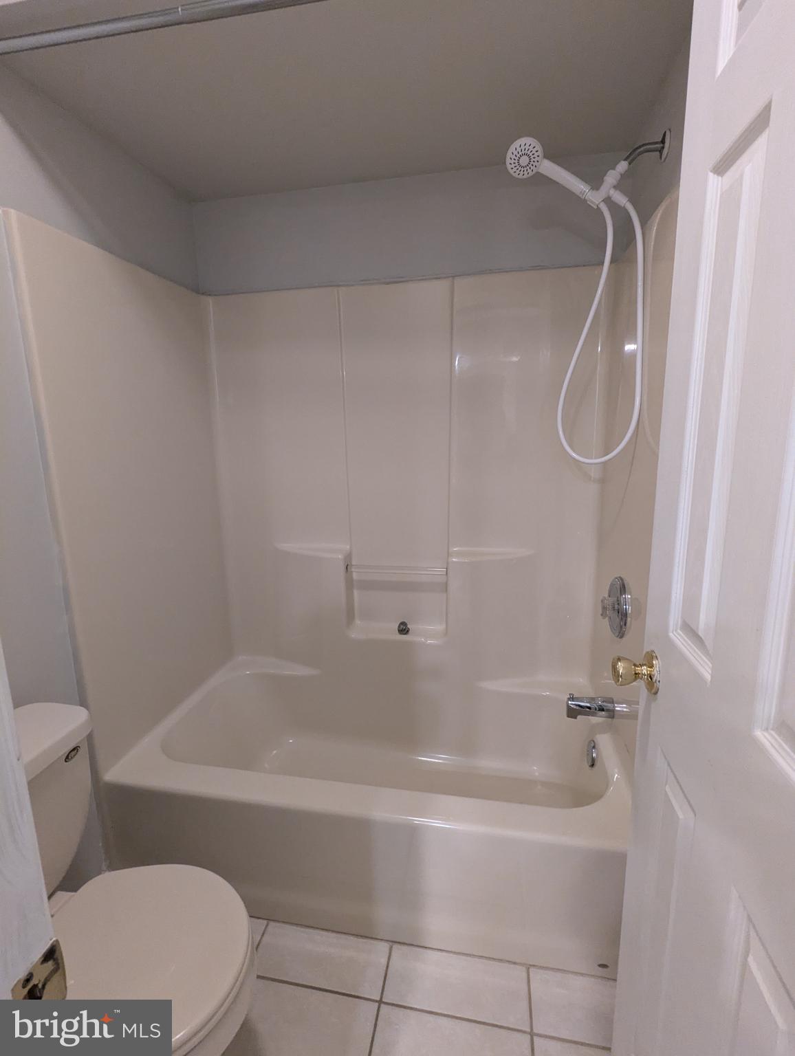 TATAMY HUNT - Residential Lease